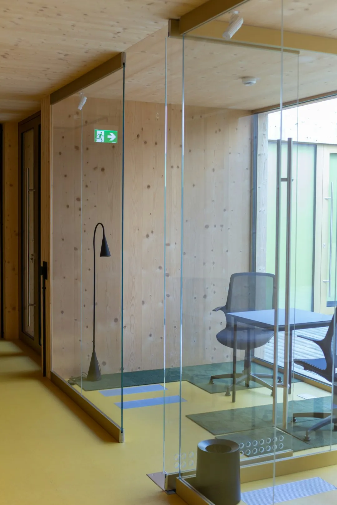 Glasfassade aus Aluminium und Glas