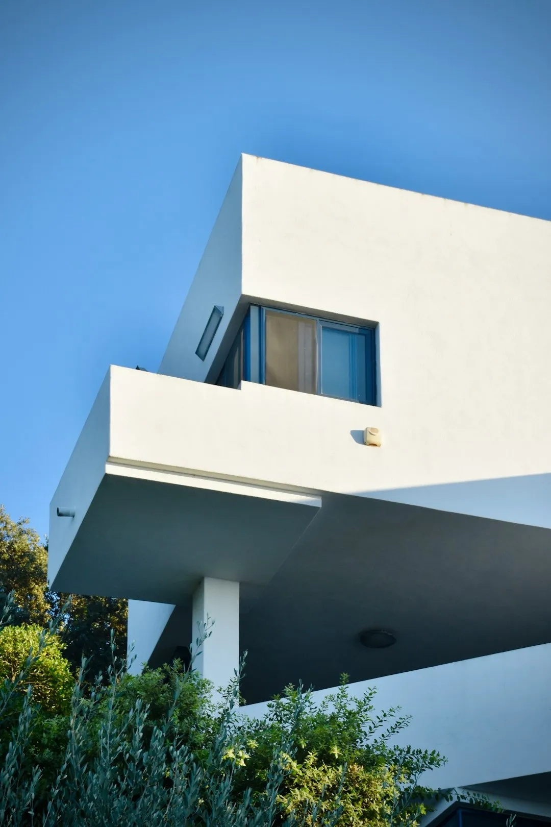 Fensterfront aus Holz und Aluminium